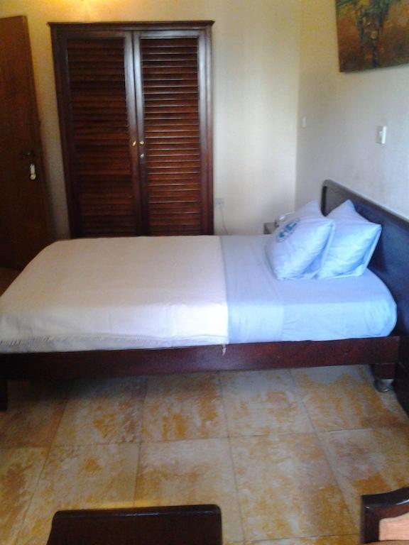 Hotel Georgia Accra Bagian luar foto