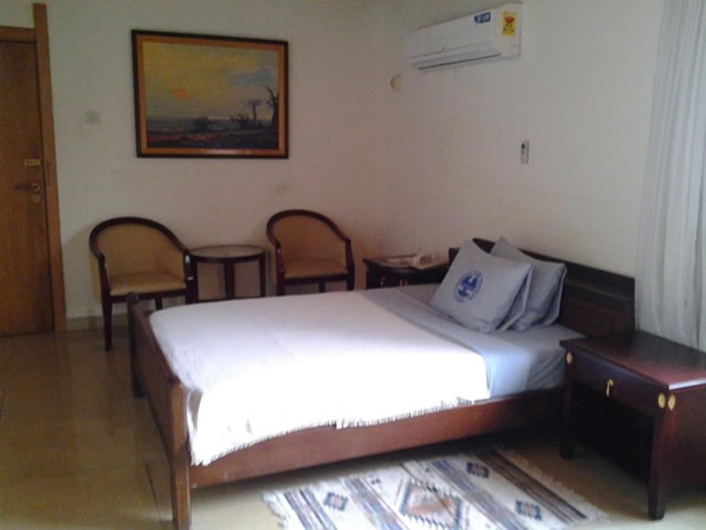 Hotel Georgia Accra Bagian luar foto