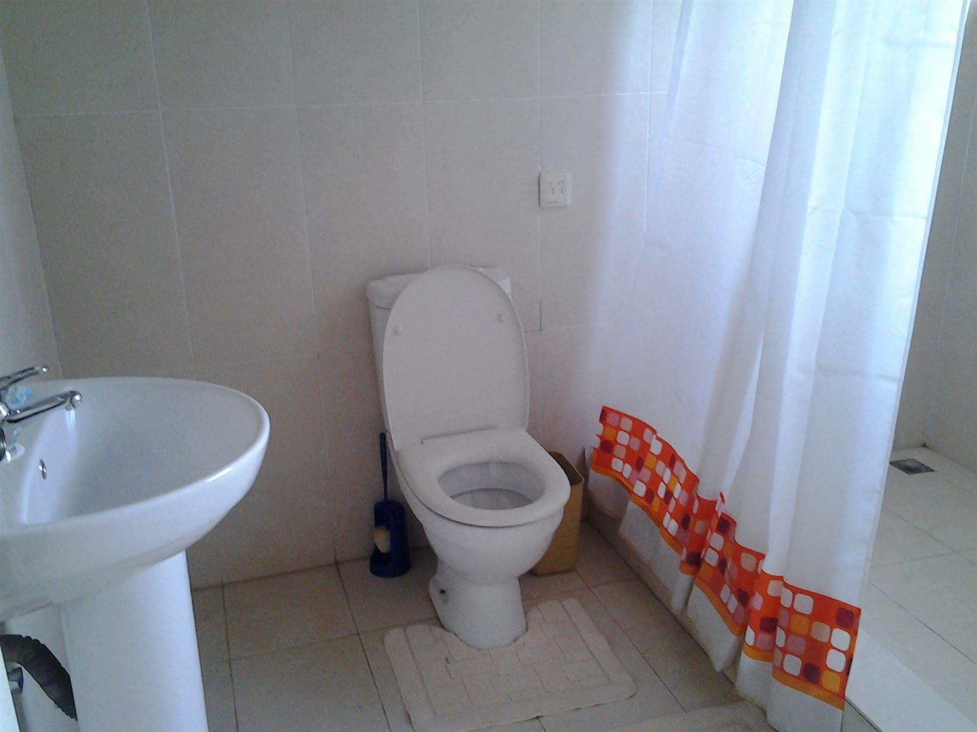 Hotel Georgia Accra Bagian luar foto