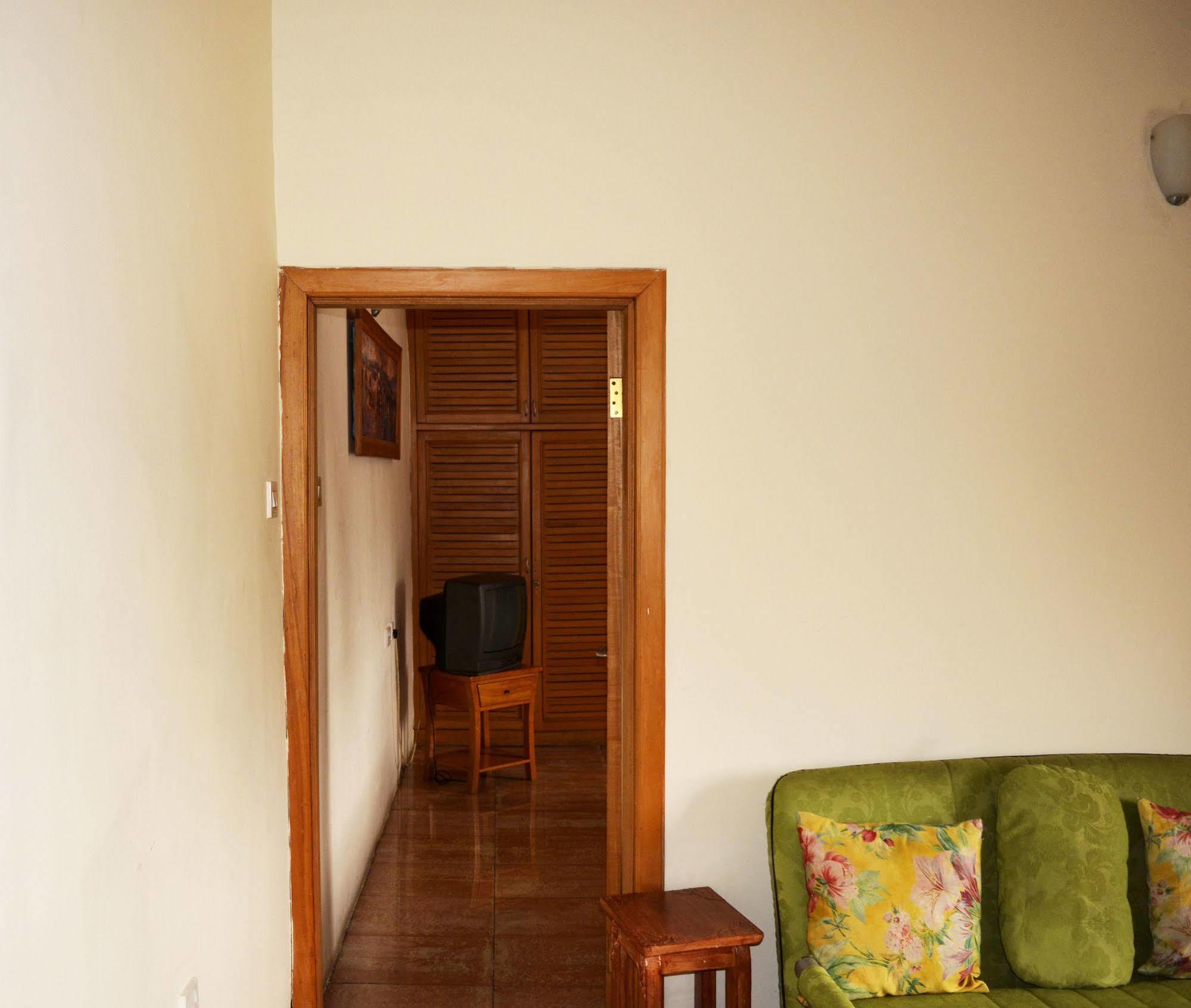 Hotel Georgia Accra Bagian luar foto