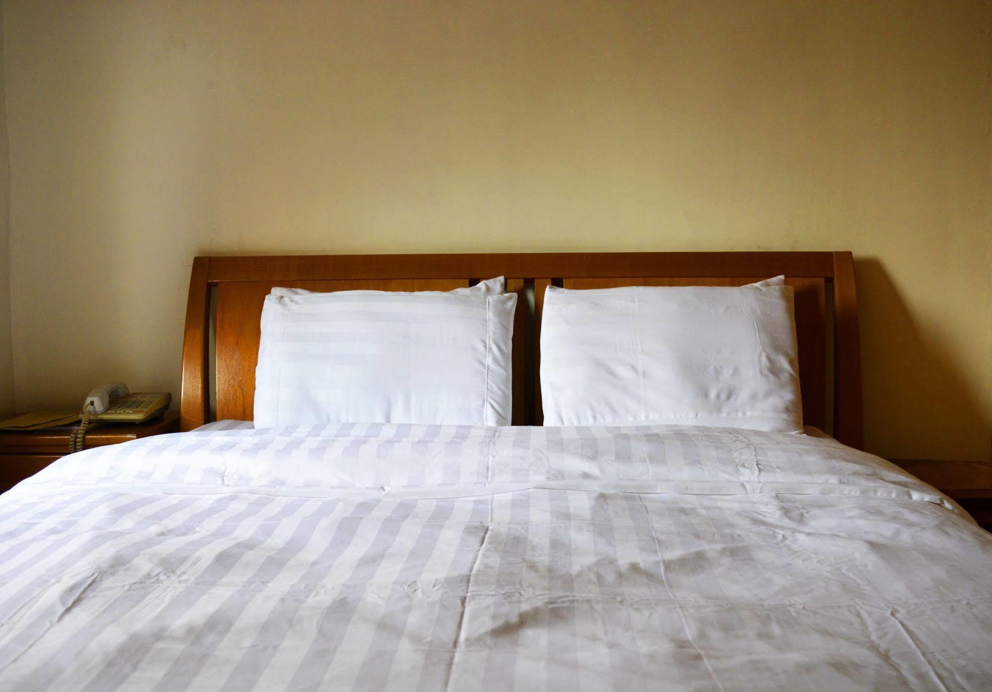 Hotel Georgia Accra Bagian luar foto