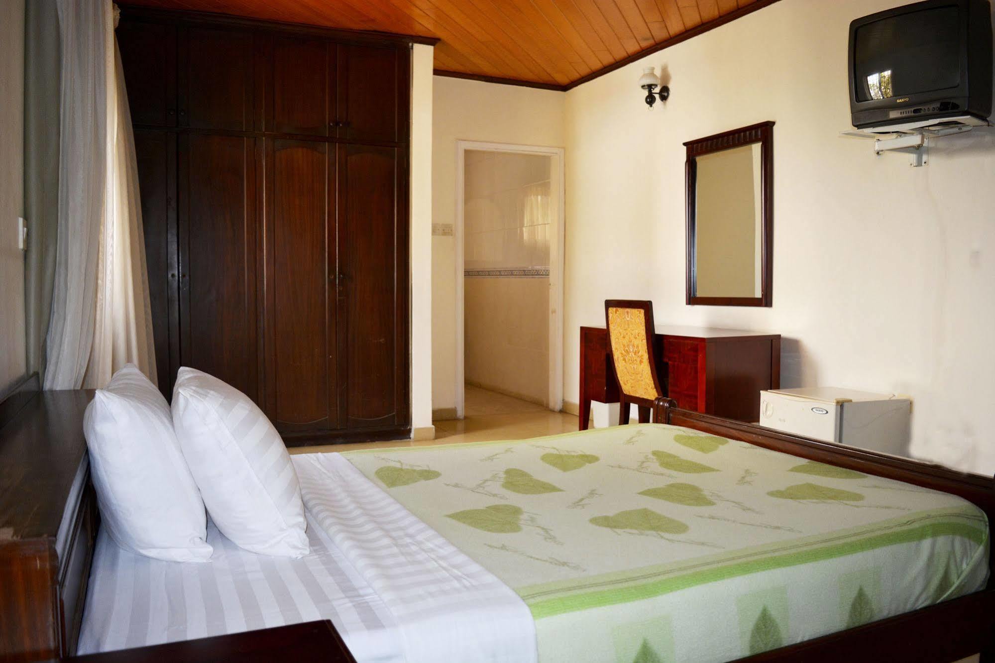 Hotel Georgia Accra Bagian luar foto