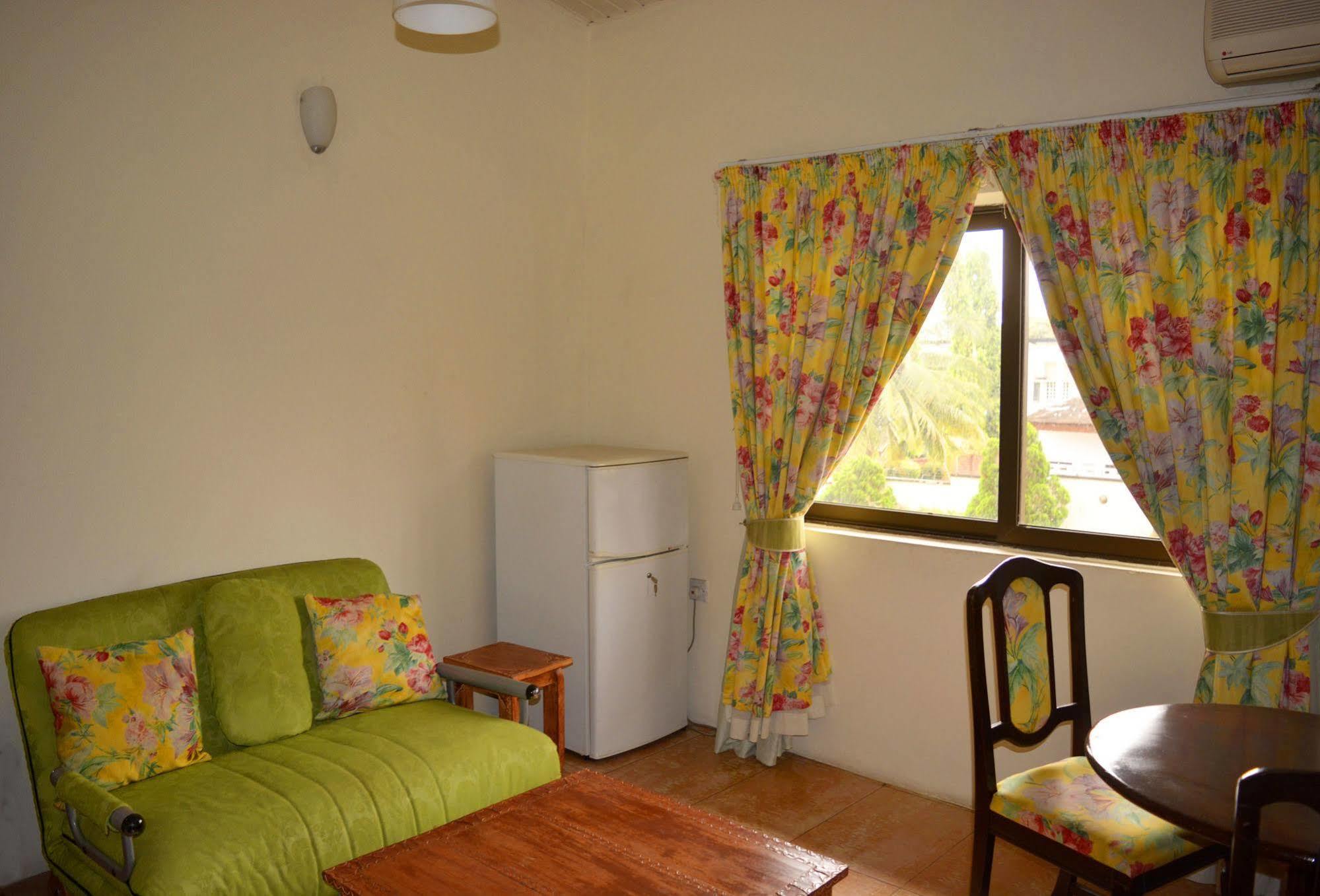 Hotel Georgia Accra Bagian luar foto