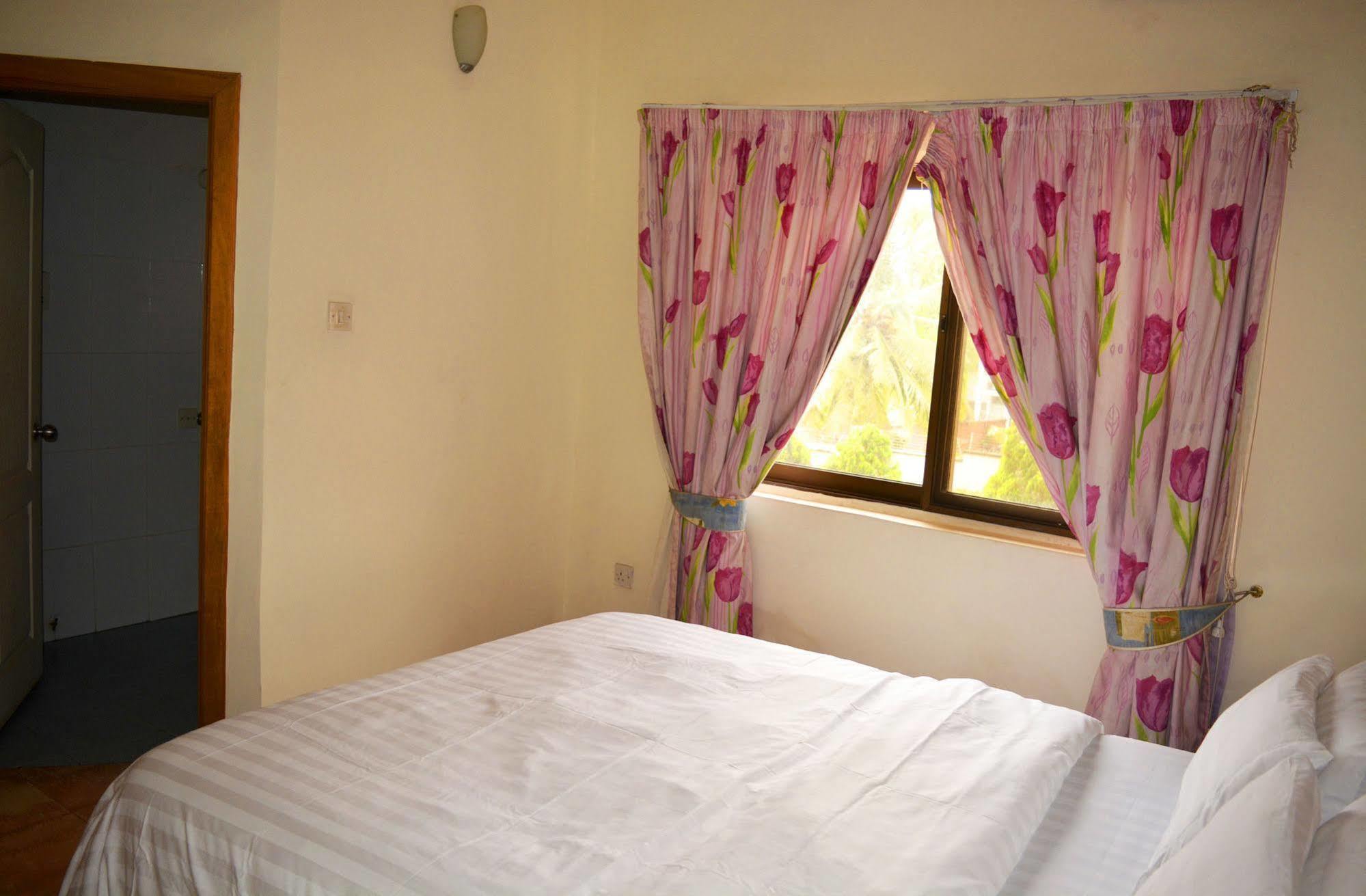 Hotel Georgia Accra Bagian luar foto