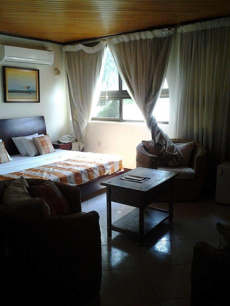Hotel Georgia Accra Bagian luar foto